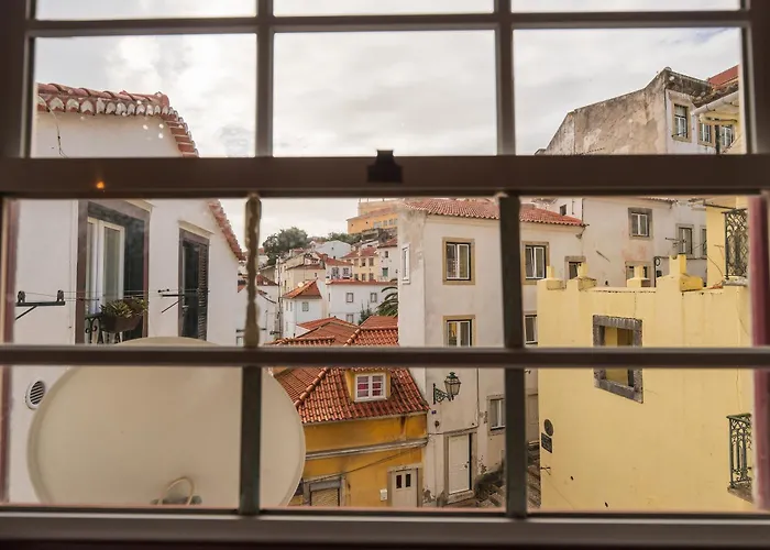 Alfama Amazing View Апартаменти *